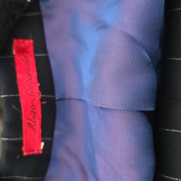 Classic Navy Pinstripe Men's Suit - Picture 6 of 6